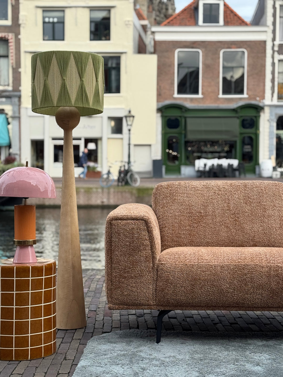 Bank Sydney hoekbank warm yellow