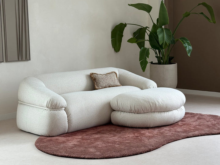 Showmodel Bank Sunday white