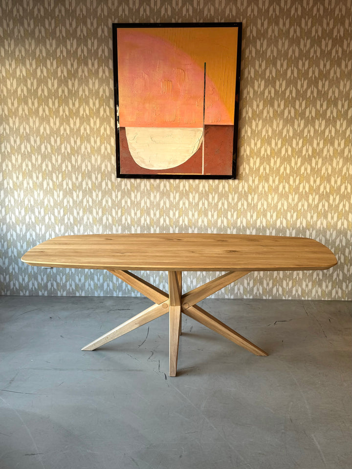 Leon eettafel showmodel